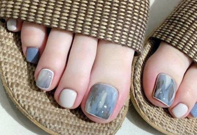 Mẫu nail vân đá đi biển