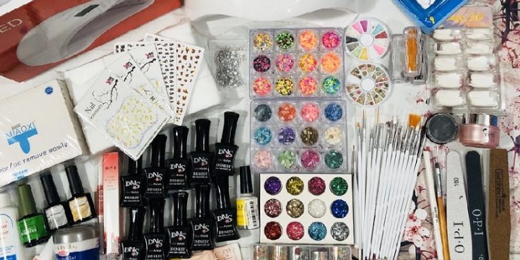 Bộ Dụng Cụ Nail Đầy Đủ Cho Người Mới Vào Nghề