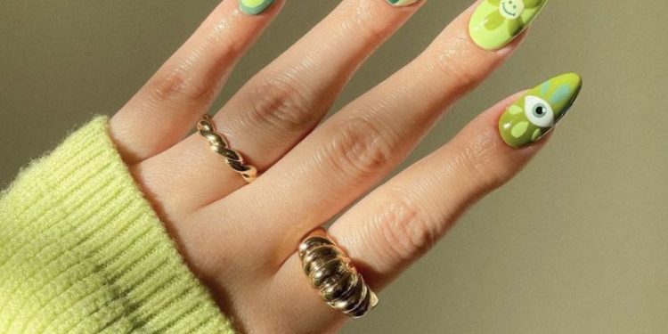 Top 14+ Mẫu Kẻ Nail Sành Điệu Cho Các Cô Nàng