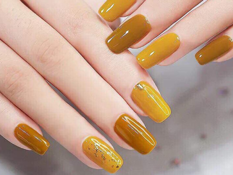 Mẫu nail màu vàng đất