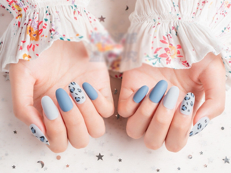 Mẫu nail móng tròn màu xanh