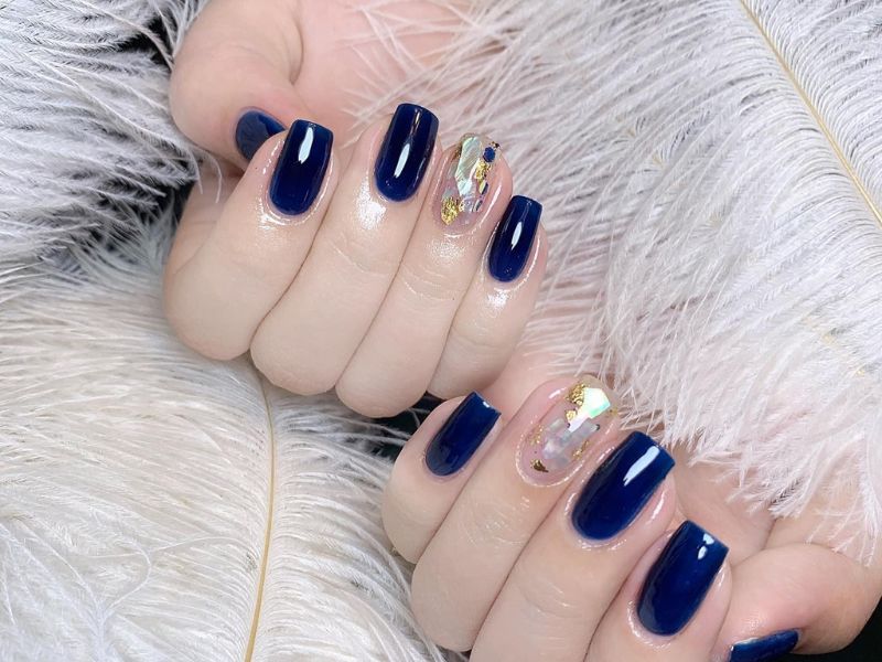 Nail màu xanh coban